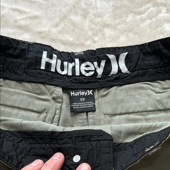 Hurley Men’s Sage  Green Cotton Blend Flat Front Shorts Casual Cut SZ 32 - Picture 2 of 10